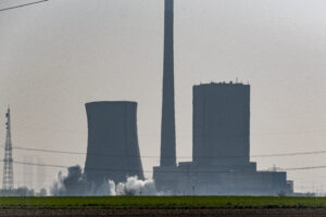 Sprengung des Kühlturms in Mehrum